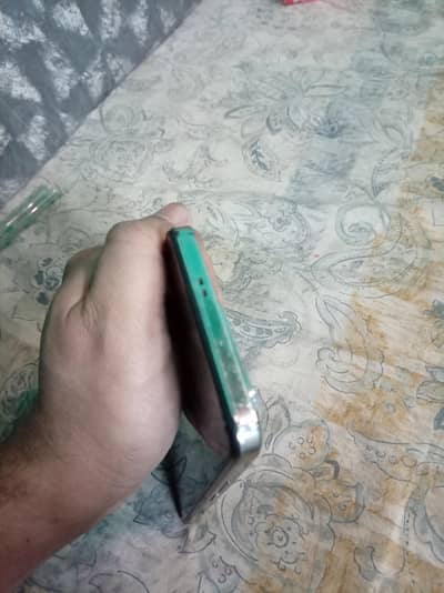 hot 40 pro glass crack