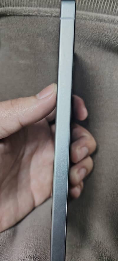 Samsung Ultra 25S – Like New with Box & Accessories