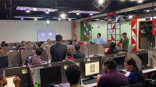 Matric/Inter students required for call center jobs