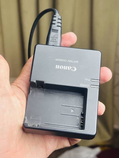 Canon camera D-700 with box