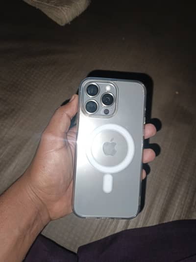 15 pro max factory unlock 100 bettry health 34 cycle