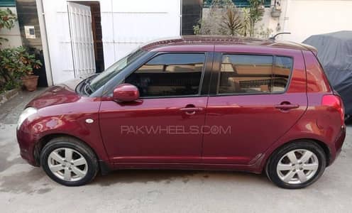 Suzuki Swift DLX Automatic 1.3 red pearl 2021