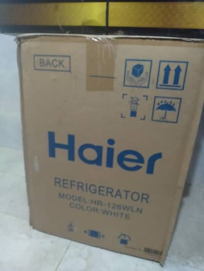 bilkul new ha room frige ek bar bhi box sa nikla bhi nh ha