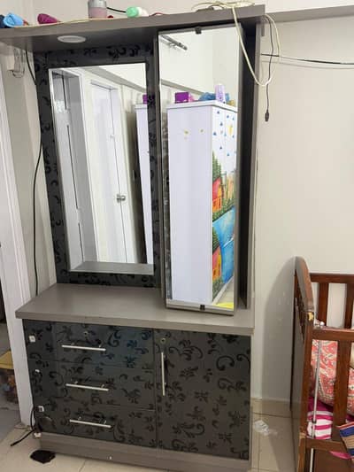 side corner 2, 2 single door divider and 1 dressing table