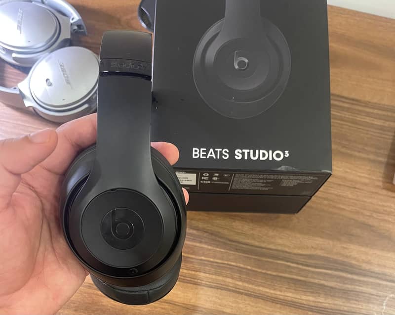 Beats Studio 3 Pristine Condition 10/10 1