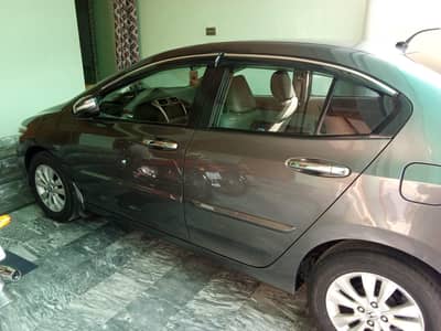 Honda city car totally gunyian very beautiful car doctor use car hai