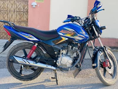 Honda cb 125f new condition urgent sale read note