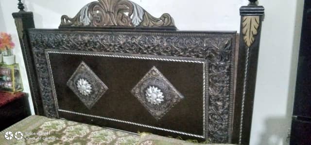 king size wooden bed and dressing good condition