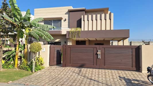 24-MARLA FULLY MAINTAINED BUNGALOW IS AVAILABLE FOR SALE IN THE BEST BLOCK OF PHASE 6 BLOCK L FACING RAYA. 100% ORIGINAL AD.