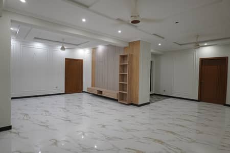 Penthouse Madina Tower - 1600 sq. ft Open Space