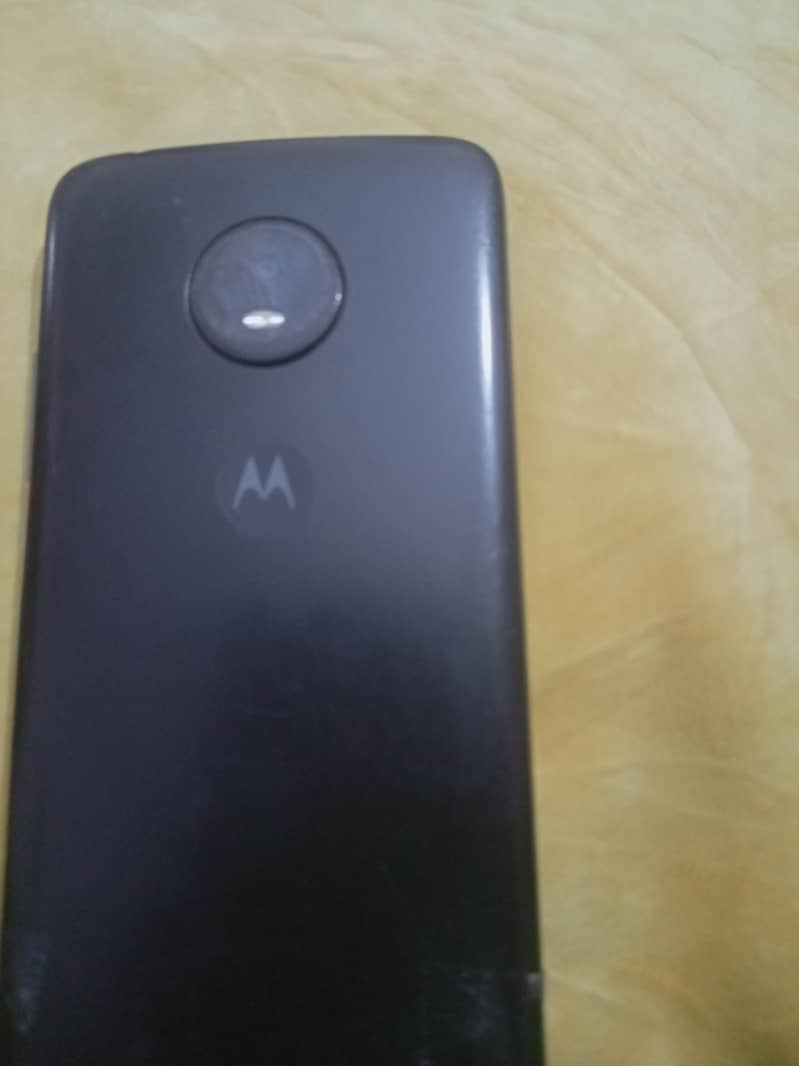 moto E4 2