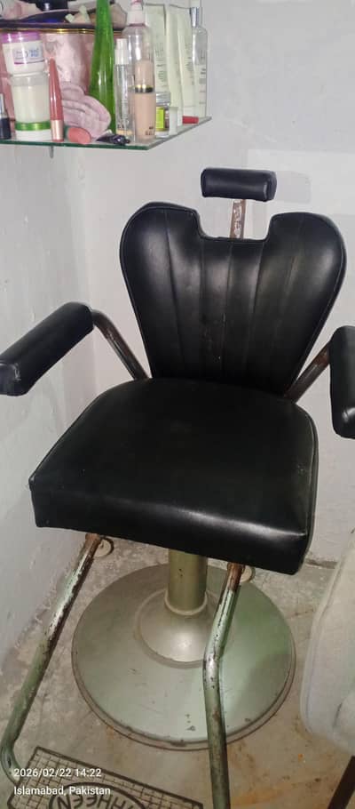 Heavy Weight Parlor Saloon Chair