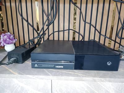 Xbox One 1TB jailbreak, 2 controllers, kinect, 12 installed games