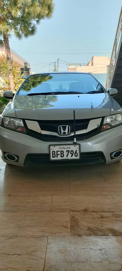 City 1.5 manual with genuine silver color