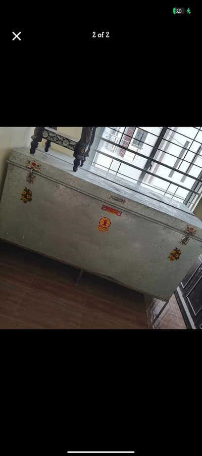 Trunk / Peeti for urgent sale