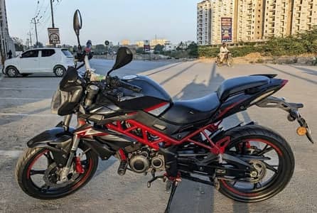 Benelli TNT 150i in excellent condition