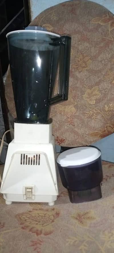 Branded blender and grindee