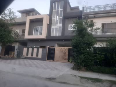30*50 cda transfer top location brand new house available in g-9/4 near big park near mosque and market