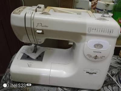 Toyota japani sewing machine