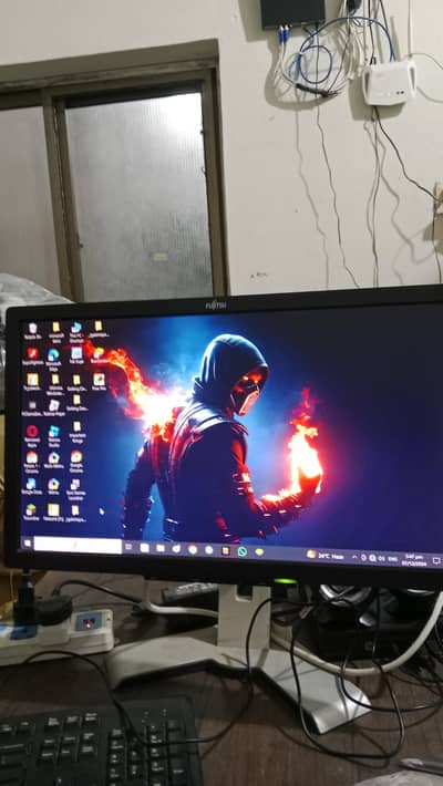 complete set of desktop with accessories