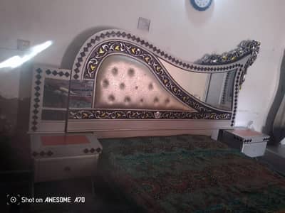 Complete furniture Bed with side tables and dressing