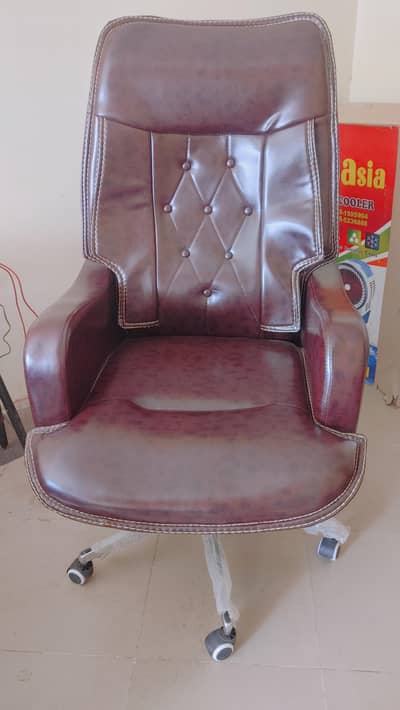 boss roling chair
