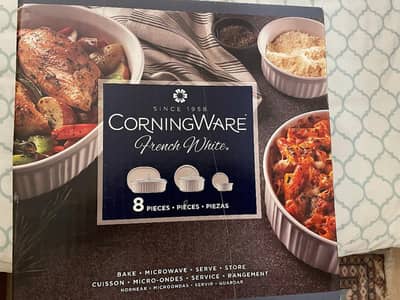 8 PIECES OF CORNINGWARE SET