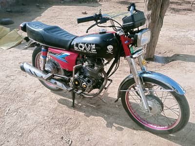 Honda 125 for sale condition ok Hai koi Kam Ni hony wala