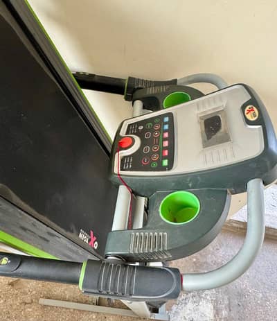 Oxygen Treadmil Brand new 2 month used