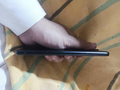 Samsung s21 ultra screen ma black dote ha chota sa