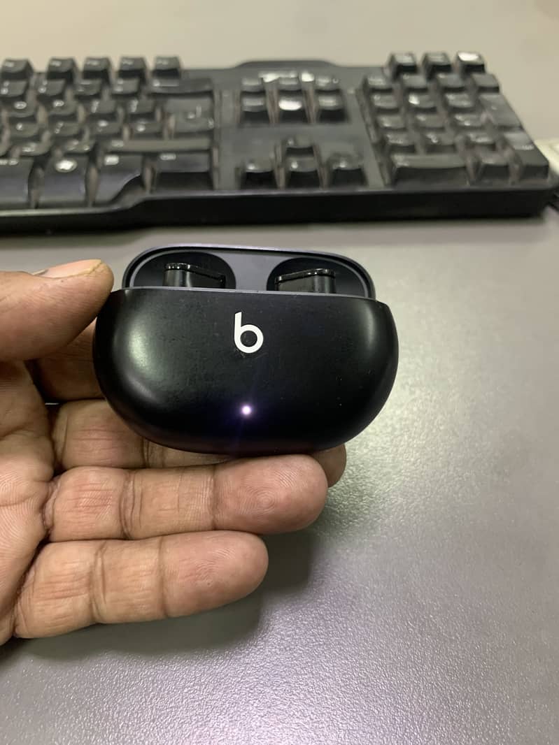 Beats Studio buds 0