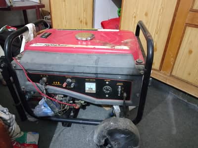 homage 2.5 kv gasoline generator in good condition