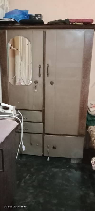 wardrobe/ Almari