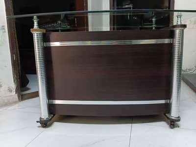 good condition  new look  table