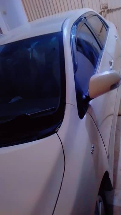 Corolla Altis 1.8 White 2010 model