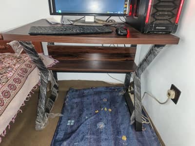 Pc Table Z Shape Brand new