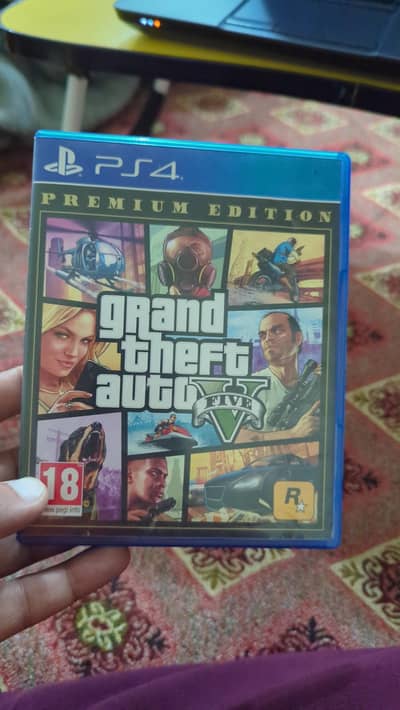 Gta v lush condition ps4 disk lush with book