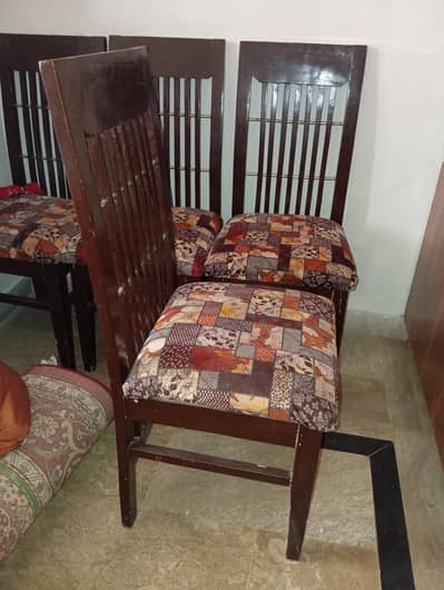 8* pieces of dining chairs