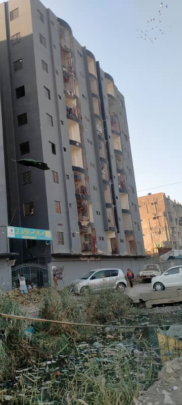 Hot deel North karachi sector 5M Lubaba Resedancy 3Rooms 5th falor new project