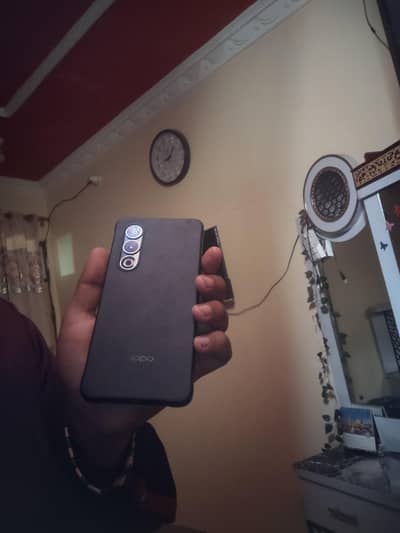 OPPO A5 5G wala ha 6/128 ha Cond 10/10 bilkul new set ha