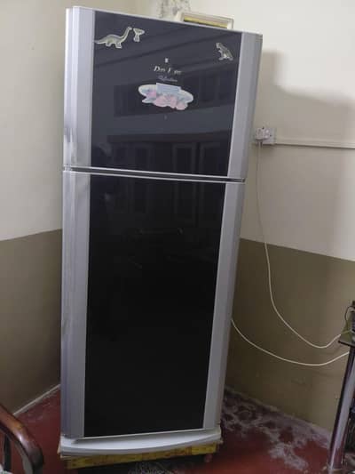 jumbo size fridge dawlance