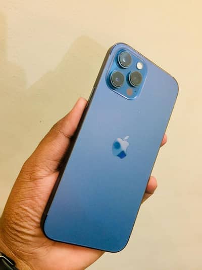 Iphone 12 pro dead for sale as a use partss