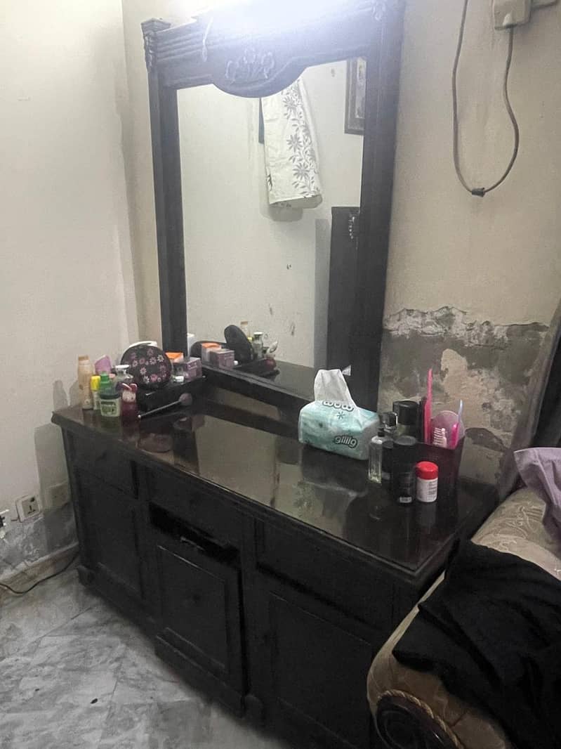 Bed Set, Dressing  Table 4