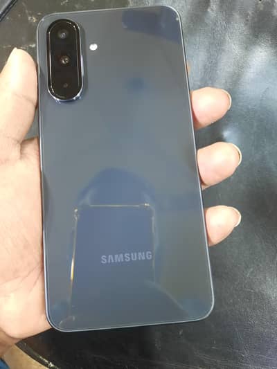 like a new jaldi rabta kren paise mnaseb hun gen. . . 9 10 mah warranty h