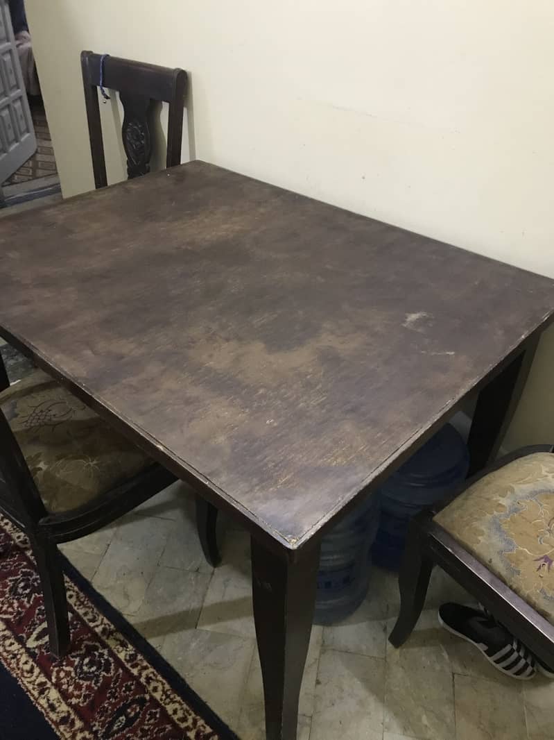Dining table 0