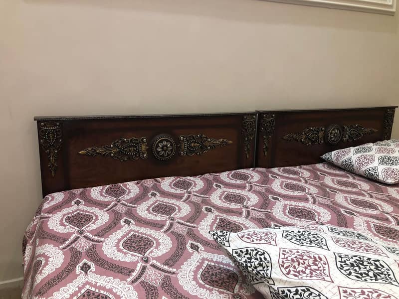 2 single bed with mattress 1