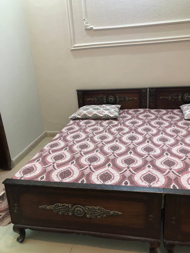 2 single bed with mattress 3