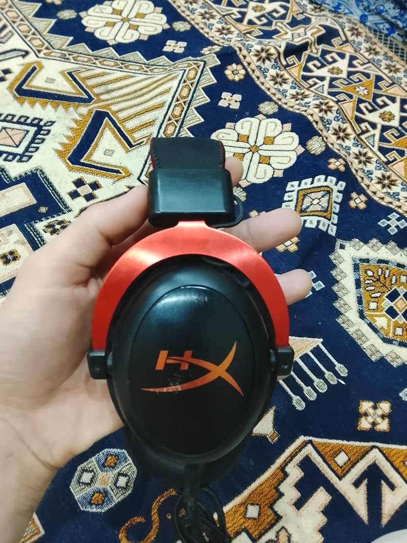 hyperx cloud 2 head phones 1