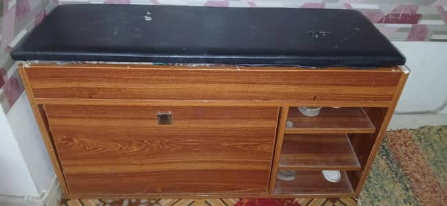 used shoe rack / used swing / used beds (2)