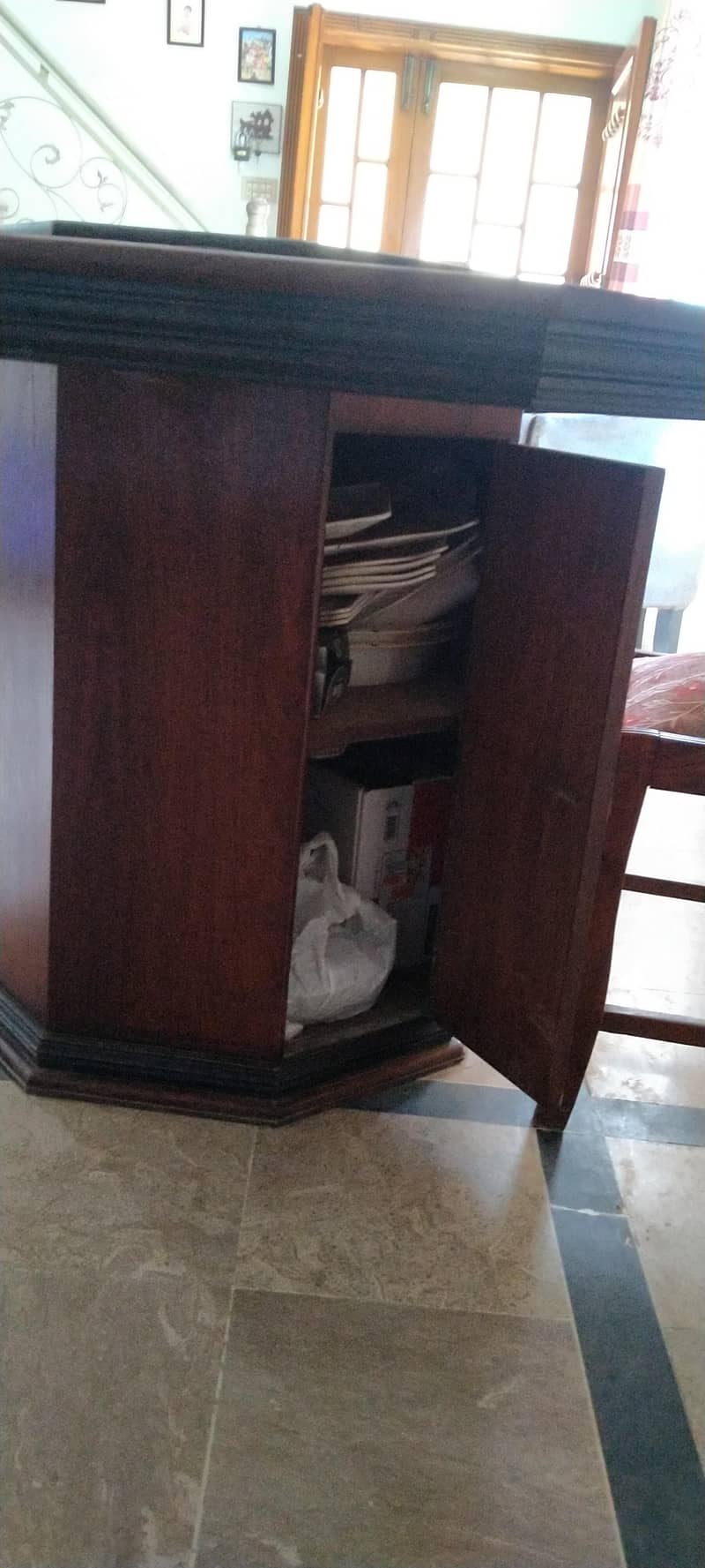 Dining Table Round 1